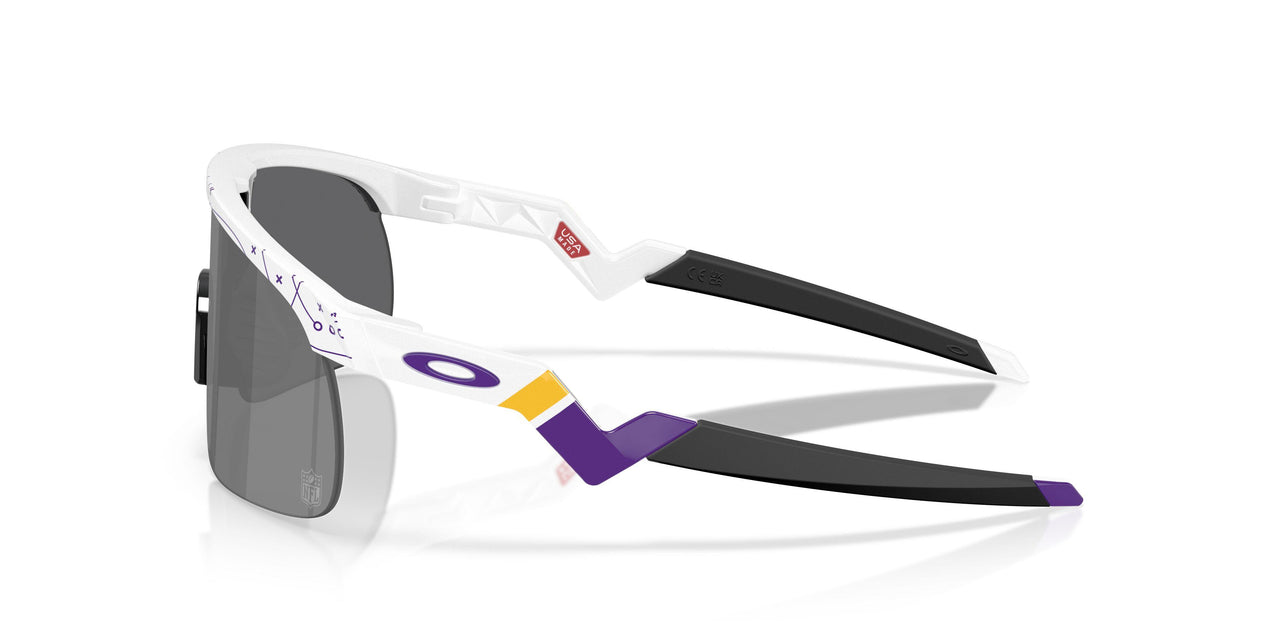 901040 - White - Prizm Black