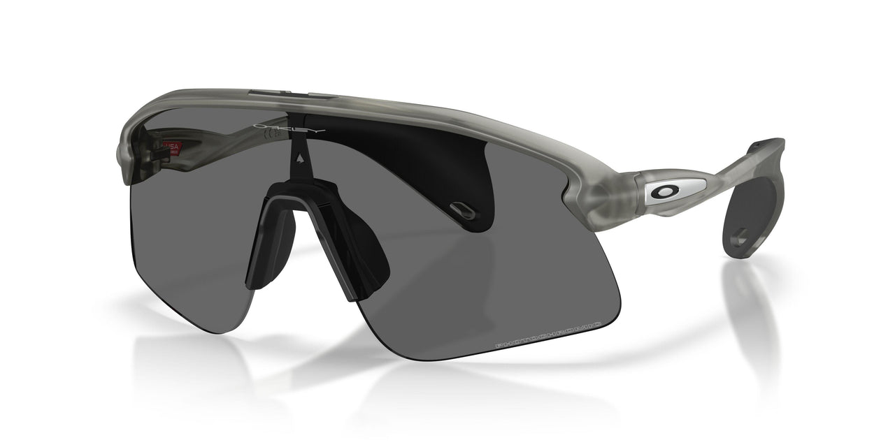 951808 - Grey - Clear To Black Iridium Photochromic
