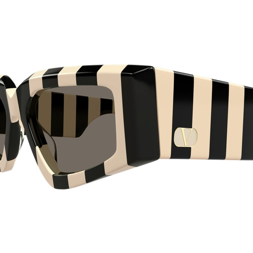 004 - Ivory - Grey