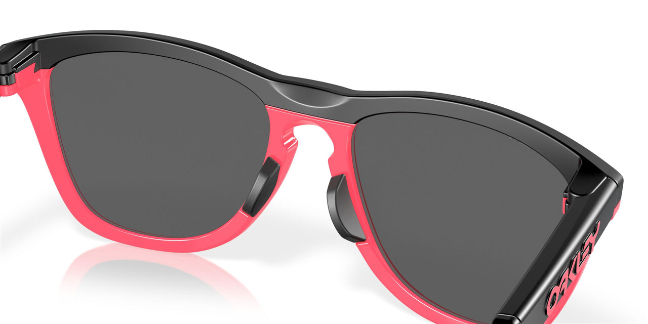 928904 - Black - Prizm Black