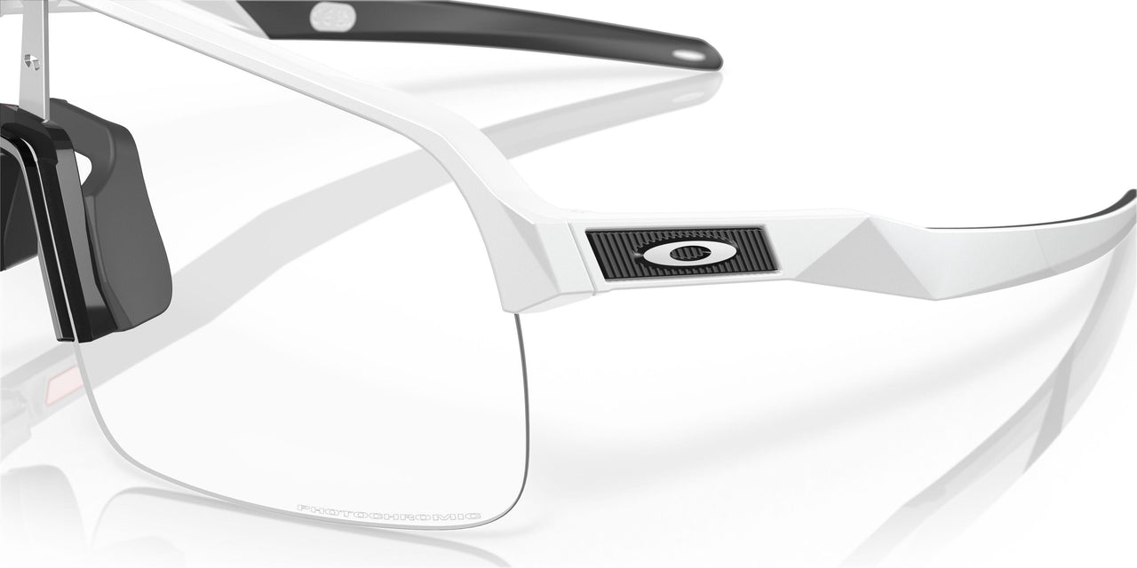 946346 - White - Clear Photochromic