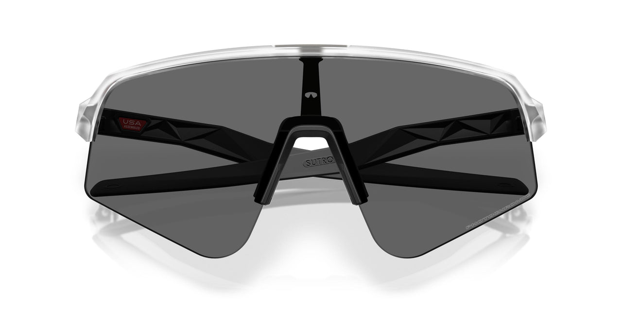 946539 - Transparent - Clear To Black Iridium Photochromic