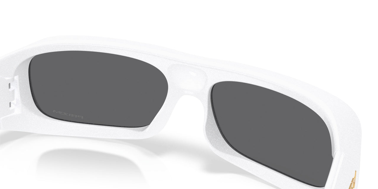 952002 - White - Prizm Black