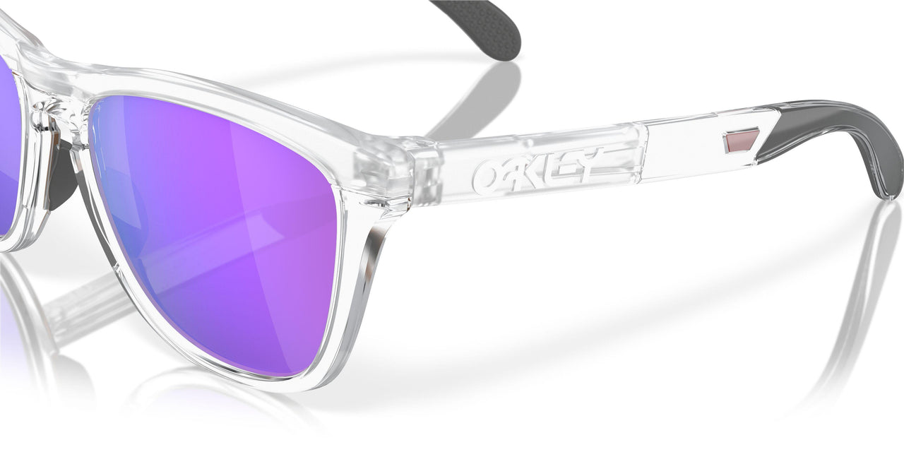 928411 - White - Prizm Violet