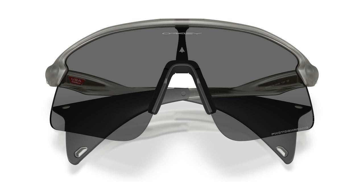 951808 - Grey - Clear To Black Iridium Photochromic