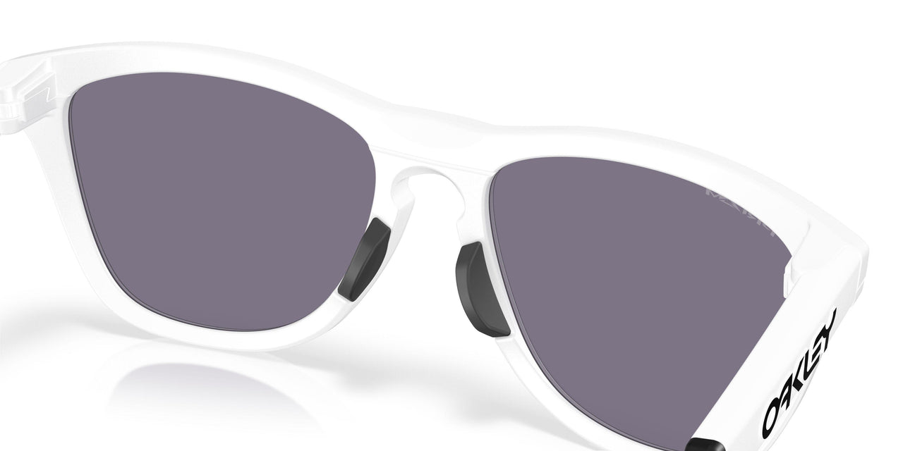 928908 - White - Prizm Grey