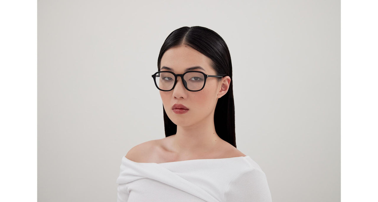 001 - Black - Transparent