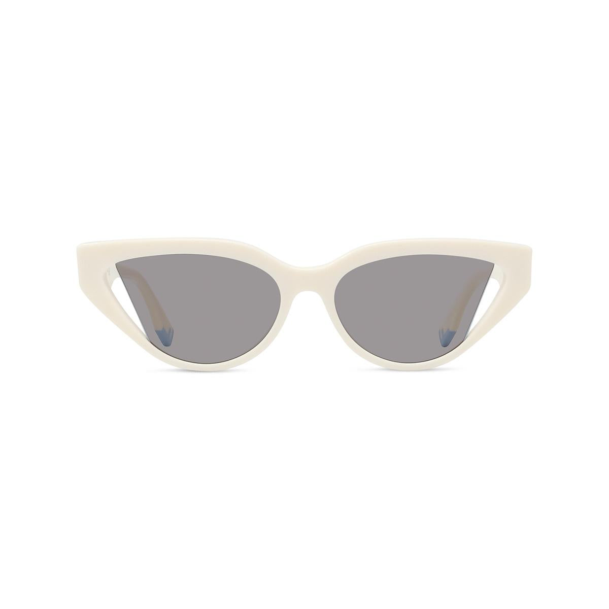 25C - Shiny Ivory - Smoke Mirror
