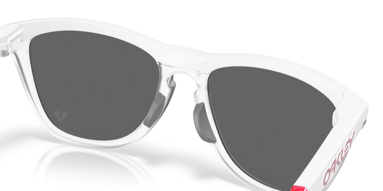 928910 - White - Prizm Black