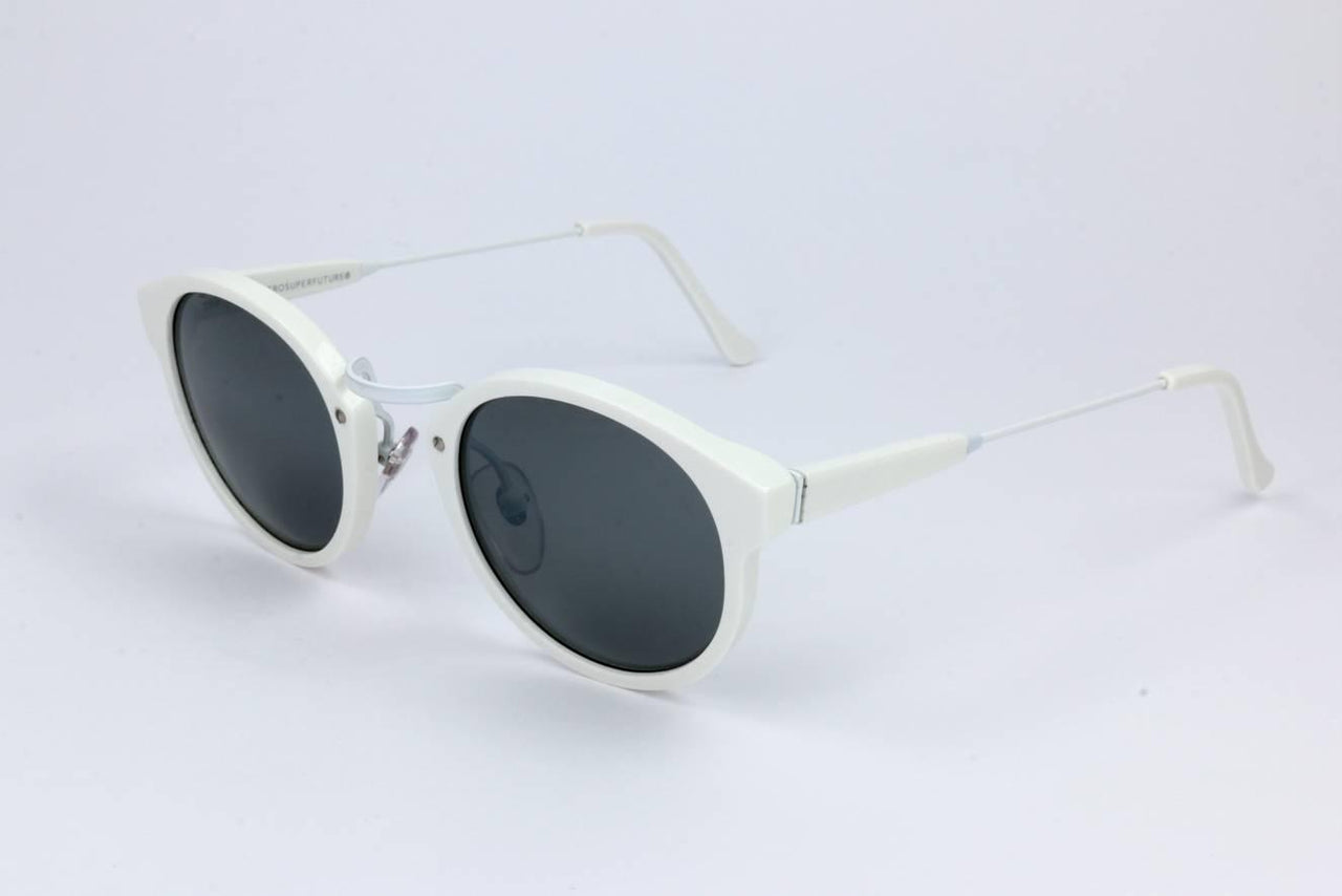 LA4 - WHITE