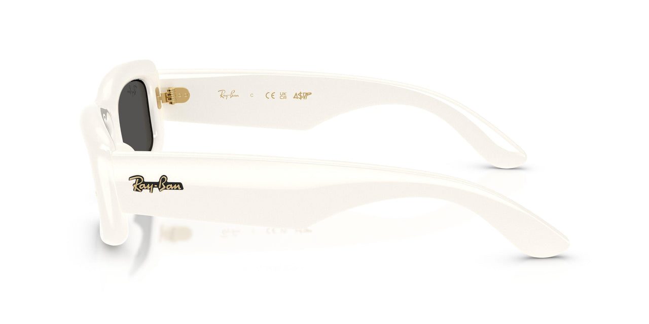 687487 - White - Ultra Black