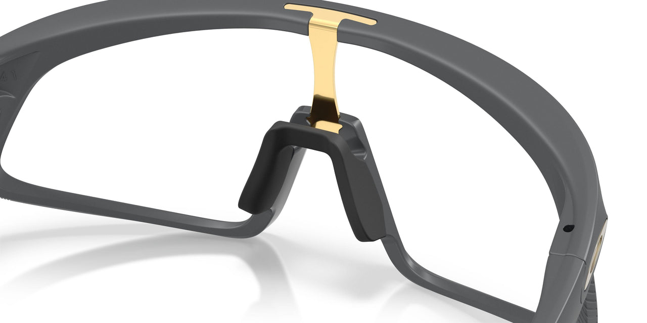 952406 - Grey - Clear To Black Iridium Photochromic
