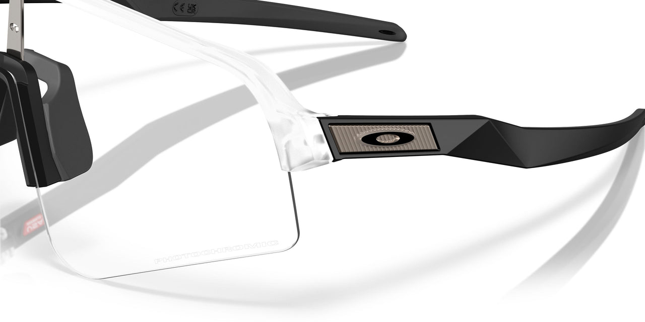 946539 - Transparent - Clear To Black Iridium Photochromic