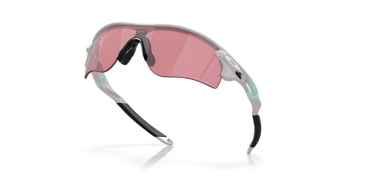 920602 - Matte White - Slate Iridium
