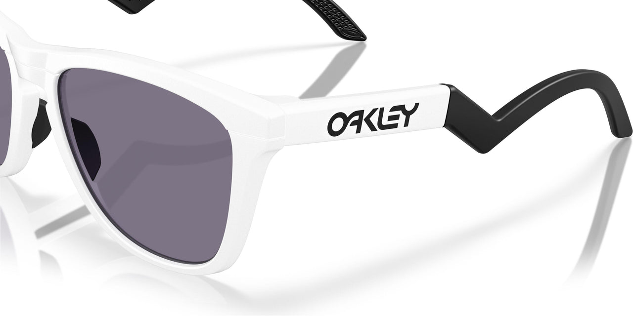 928908 - White - Prizm Grey