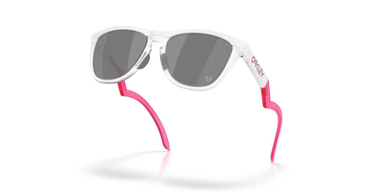 928910 - White - Prizm Black
