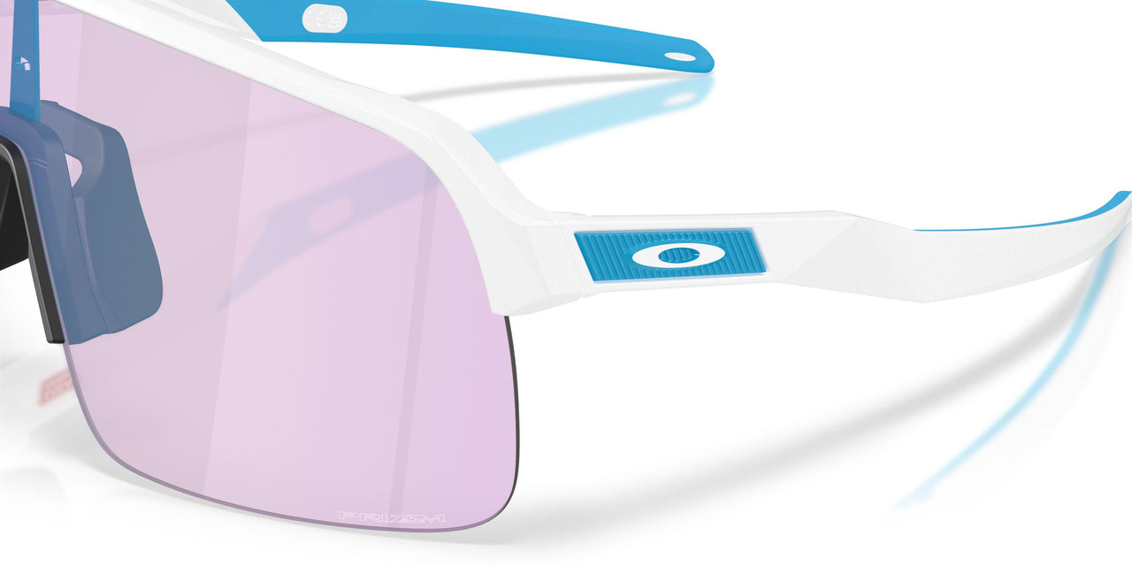 946342 - White - Prizm Transitions Cobalt