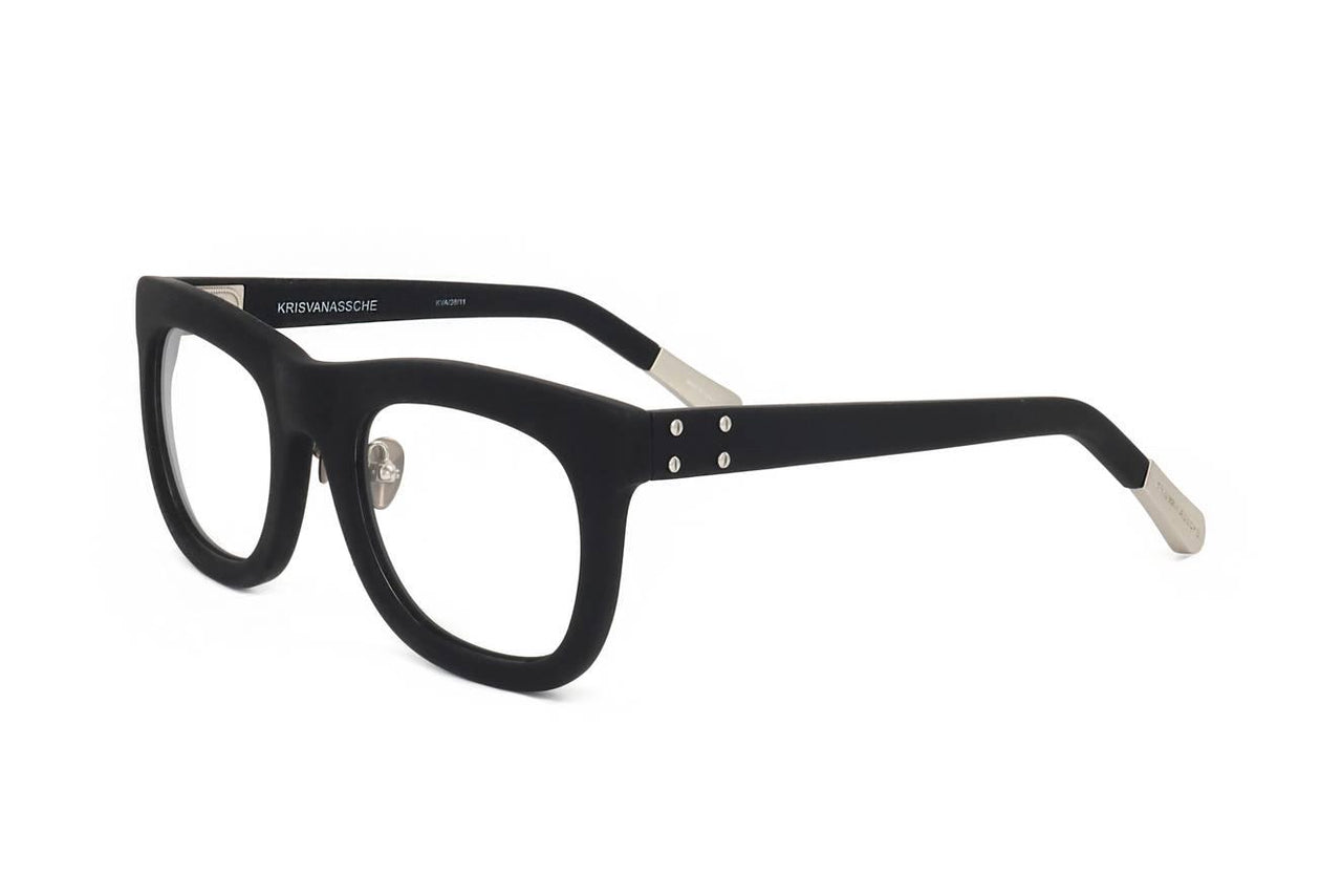 05 001 - BLACK