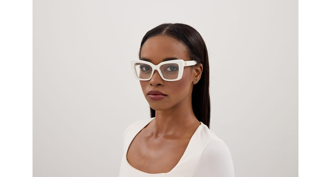008 - White - Transparent