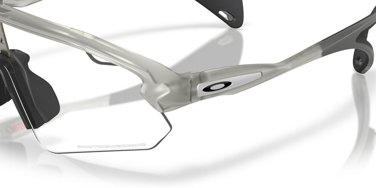 952506 - Grey - Clear To Black Iridium Photochromic