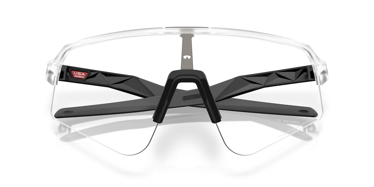 946539 - Transparent - Clear To Black Iridium Photochromic