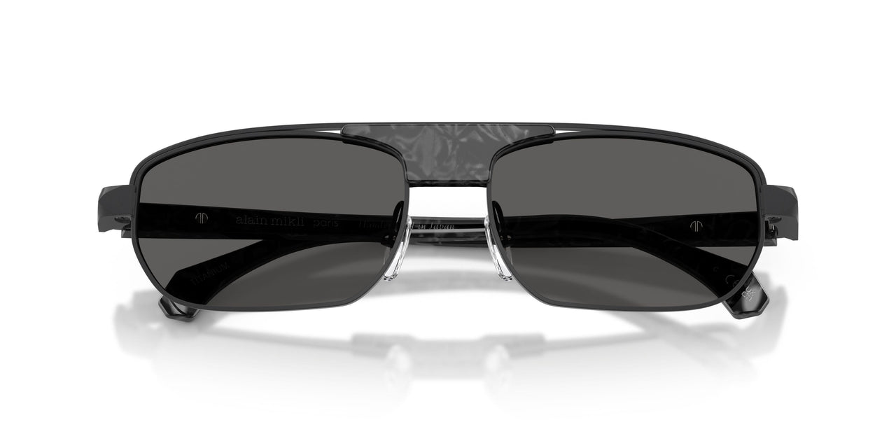 0002S4 - Black - Black