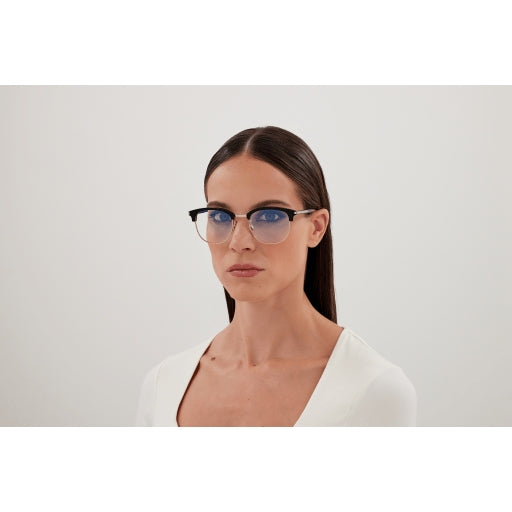 001 - Black/Crystal - Transparent