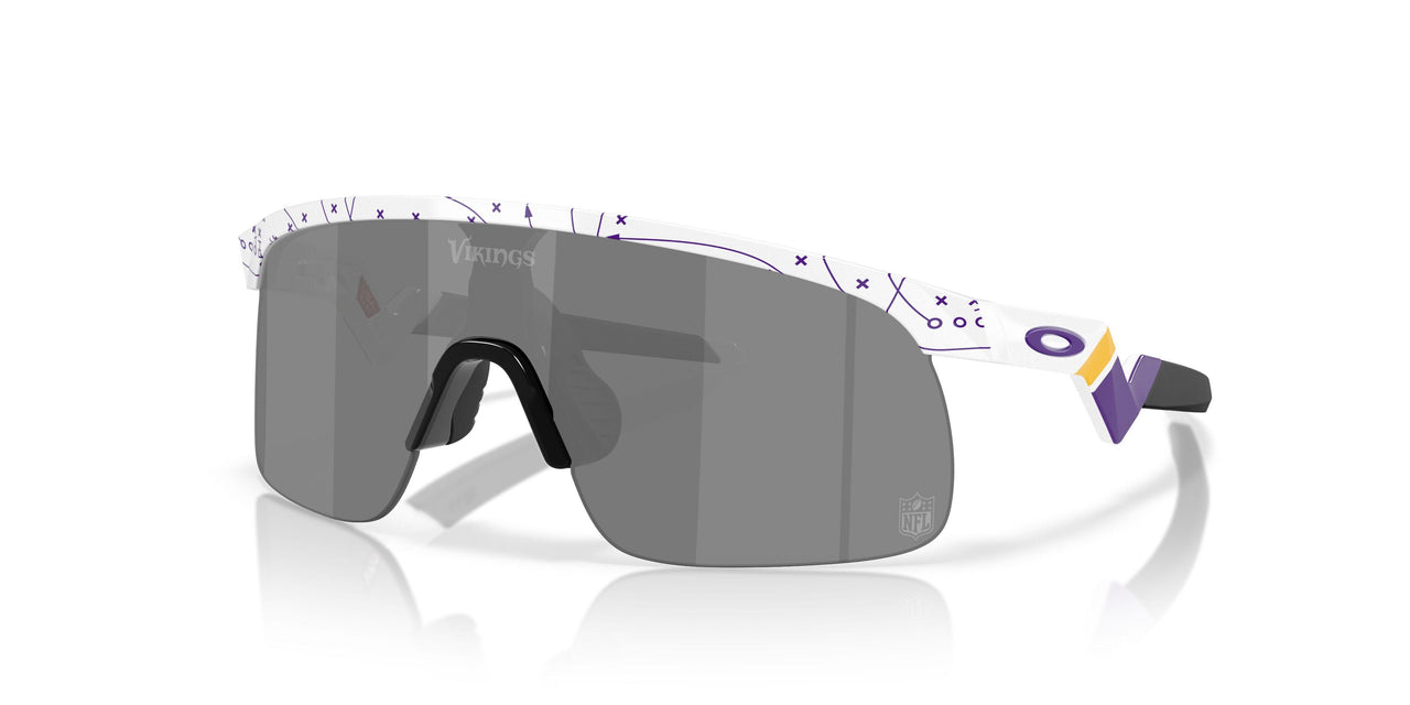 901040 - White - Prizm Black