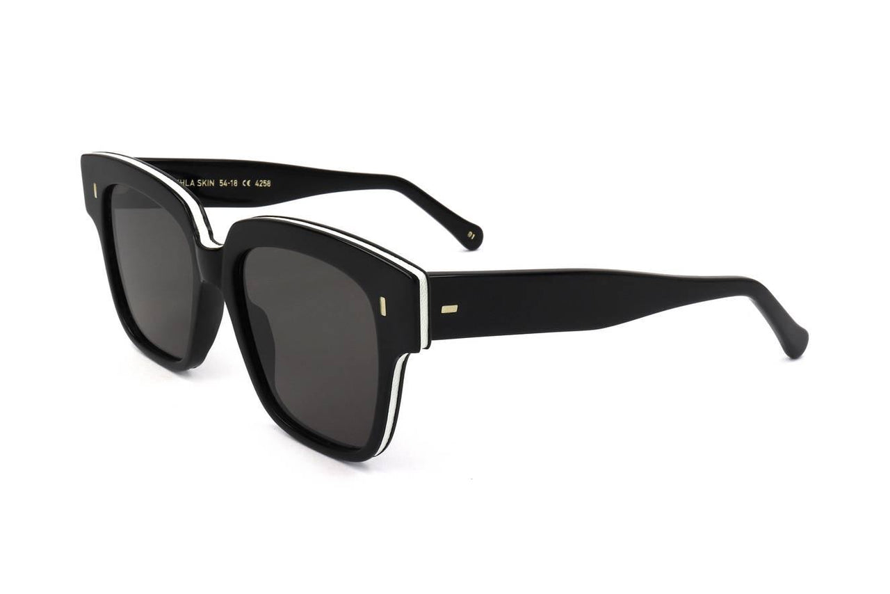 01 - BLACK WHITE LEATHER