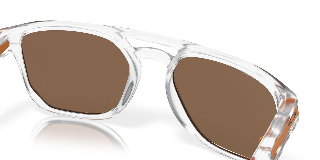 943611 - White - Prizm Bronze