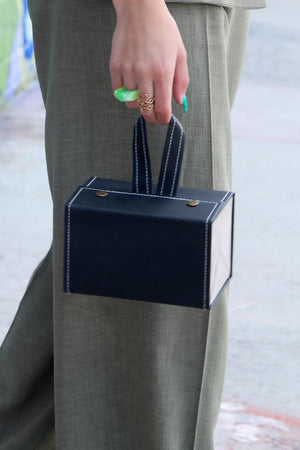 BK4 - Black (Holds 4)